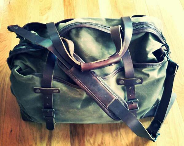 RileyBrookstone's tweet image. #WeekenderDuffle from @Wolverine1K   #Horween #Leather #WaxedCanvas #Travel #Style