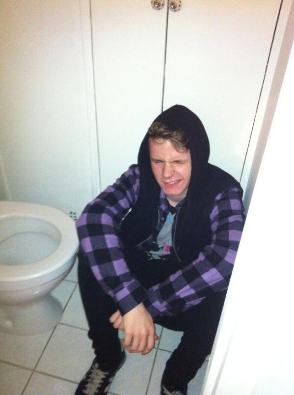 NelsonLILN's tweet photo. Un mec dans l'mal mdr http://t.co/1nxU2E5tWG