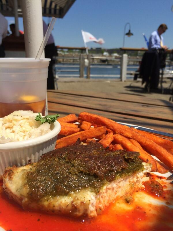 dishcrawlFCT's tweet image. First visit of the season on a #pictureperfect day! @TheCrabShell #pestocrustedswordfish #waterfront #dishcrawlfct