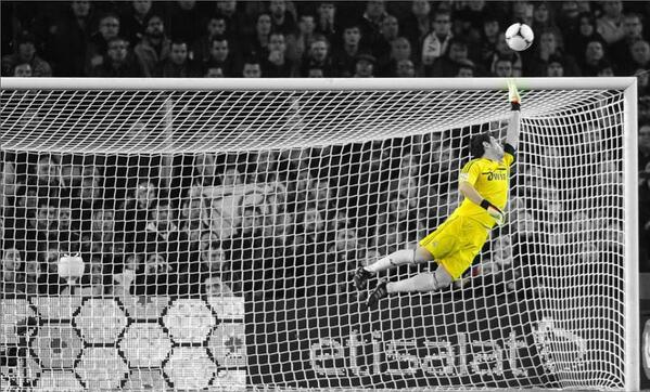 MotivacionesF's tweet photo. "He visto a Casillas hacer paradas que pensaba que no se podían hacer" - Víctor Valdés. http://t.co/8tH6CBxggl