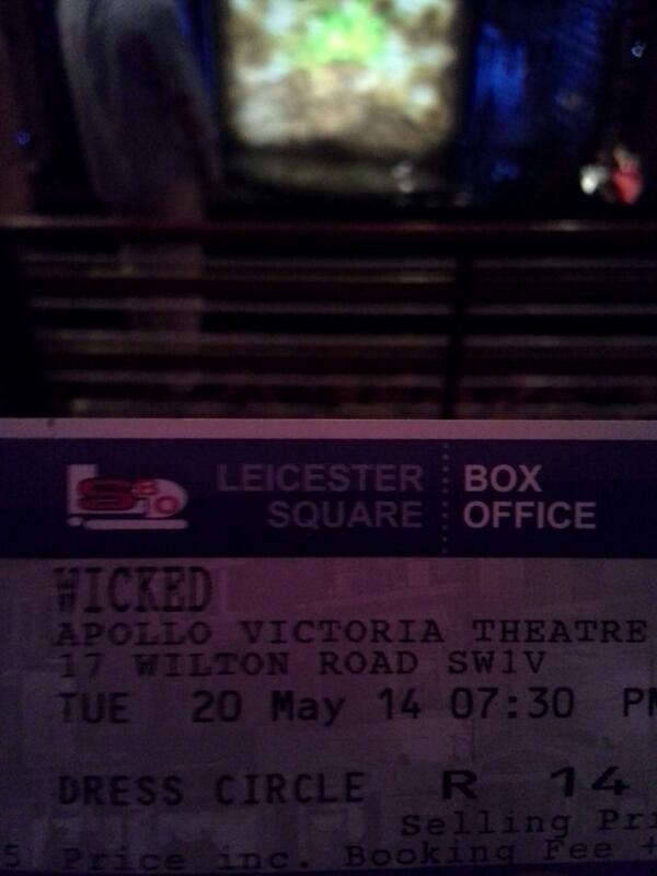 mjbalzotti's tweet photo. Time for a little #wicked in London http://t.co/QHhJQxV8Cw