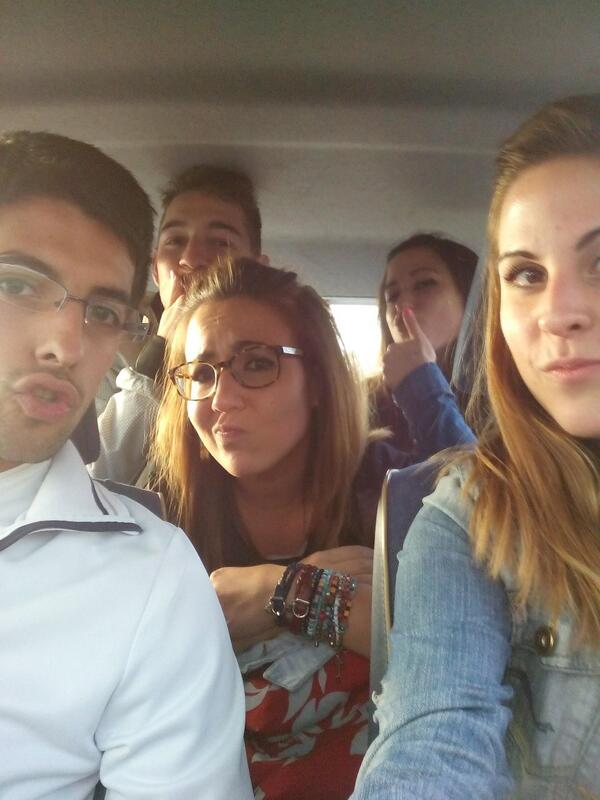 miniibaram's tweet photo. #Selfie #estudiosos @esteliitamc @AnaCebreiros @acei_Losada @MiguelCarso http://t.co/lLUMb9Yodt