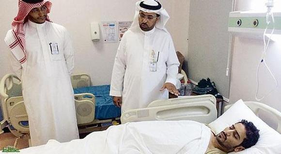 أصيب رجلا أمن من حرس الحدود في محافظة ظهران الجنوب جراء صاعقة رعدية تعرضا لها أثناء الأمطار،حينما كانا يؤديان عملهما.