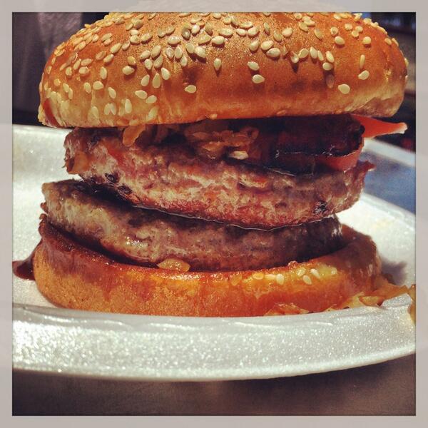 HolyKosherBBQ's tweet photo. Were at the corner of Pico/La Cienega for lunch till 3, see ya! http://t.co/oP0QFpdIYV