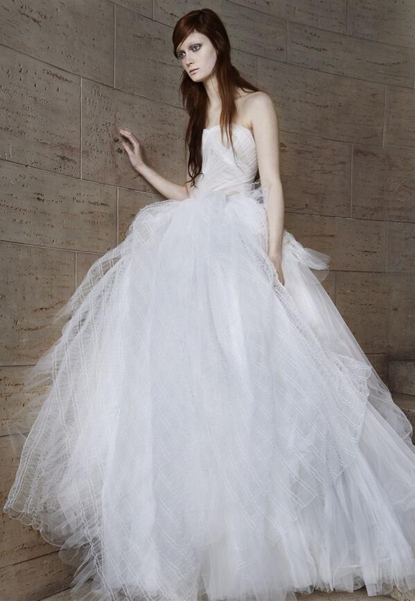 VeraWang's tweet photo. Look 17 from our #Spring2015Bridal Collection. http://t.co/B5rMJpgJys http://t.co/2u4PIG83mF