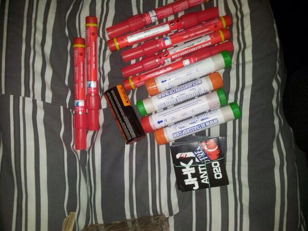 Futbet030's tweet photo. Ready ! Pyro ! Casual ! Ultra! http://t.co/9AunoegUle