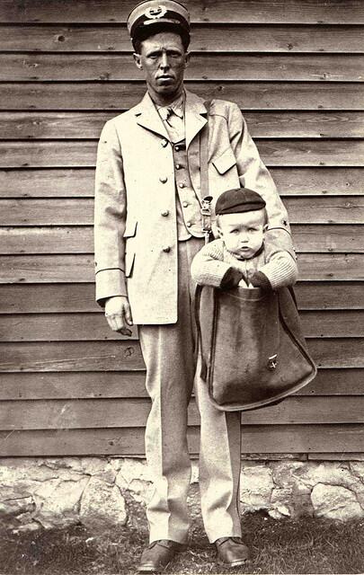 ok this is crazy..several times parcel post was used to mail children to relatives etc c.1913
etsy.com/listing/190257…