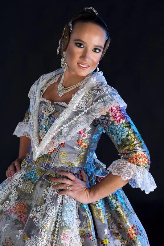 FallesDenia's tweet photo. Dénia ja té FFMM per al 2015! Candela Pastor i Carla Petrie. Enhorabona! #FFMMDénia2015 #FallesDénia2015 http://t.co/SpqBcfd6PG