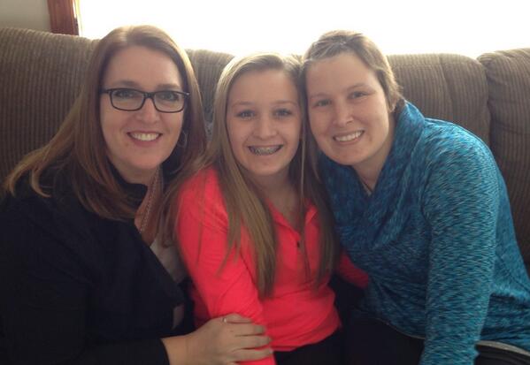 kristiulrich's tweet photo. Praying for our dear friend Leanne. May she find comfort in God's arms. http://t.co/hN29s4A1lp