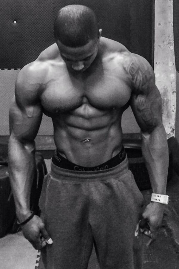 peakformance's tweet image. Is this the perfect physique? Bumped into @SimeonPanda at BodyPower, the legend did not disappoint!