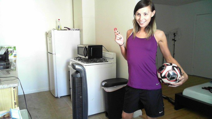 going to play soccer at the park =) http://t.co/syudtuKRoF