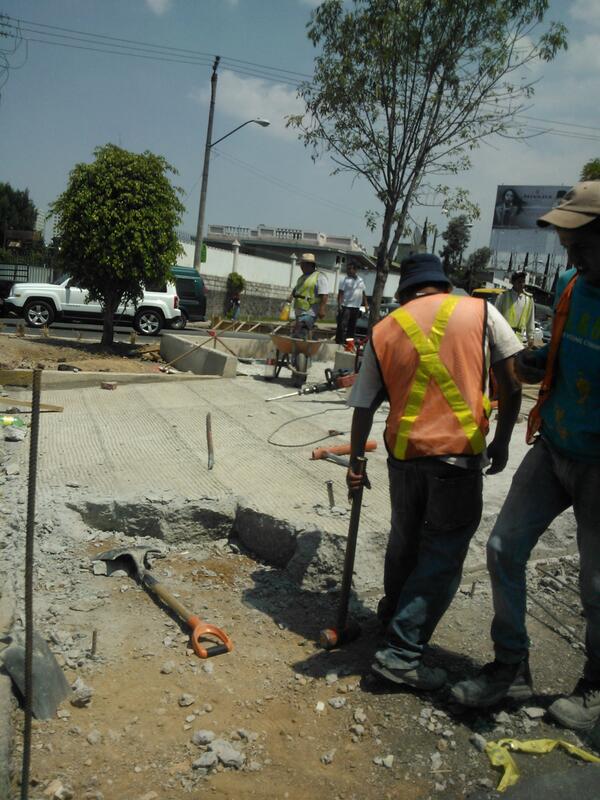 <a href="/AdrianRubalcava/">Adrián Rubalcava</a> 3er martes y sigue el caos por el tope interminable y el tianguis en Av. Stim