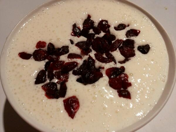 Andrej_SZ's tweet image. Bananin frape z ameriskimi brusnicami. Ker zivimo zdravo! :)) #beachproject