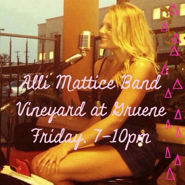 musicofnb's tweet photo. Friday night, Vineyard at Gruene!

@AlliMattice http://t.co/owXlnq6N29