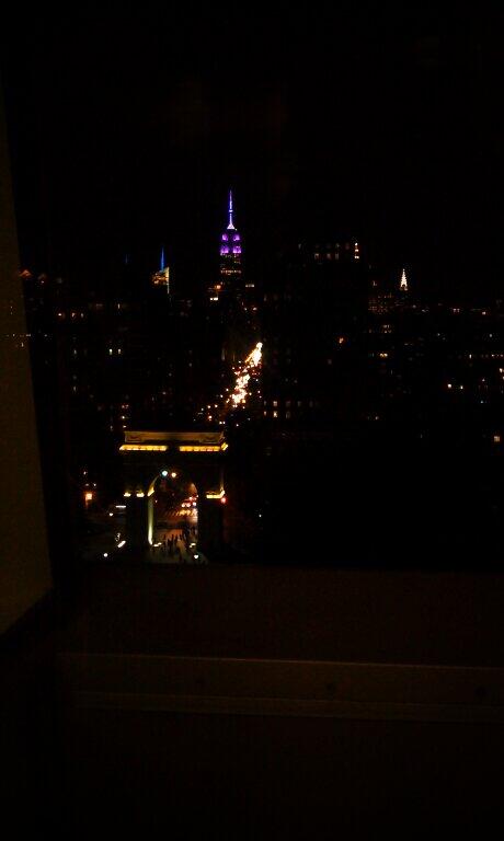 beyondduskk's tweet image. Empire state building is the best shade of purple tonight! #nyu #classof2014 #colorofsuccess