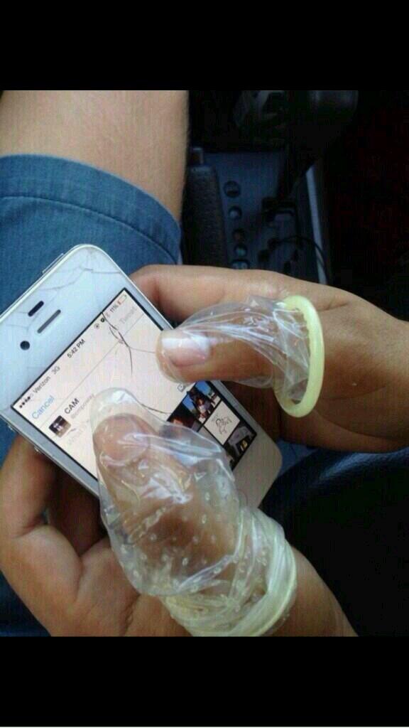 JayBizzle94's tweet image. How to text girls when you don&apos;t want them catching feelings. #ProtectedText