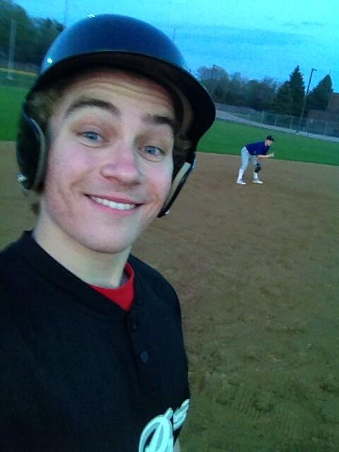 JoeHassler18's tweet photo. Just stole second http://t.co/Vc1mLsDD0V