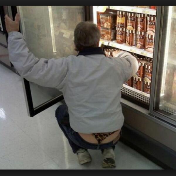 AldiHelpPage's tweet photo. @ASDA_HelpTeam is this your Dad in our shop mate? http://t.co/irw5TotLsH