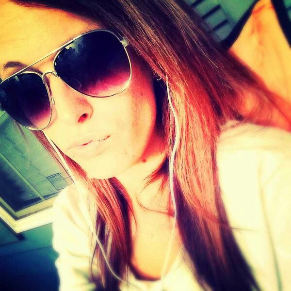 zzjt's tweet photo. Live, laugh, &amp; love that all it matters #SingleLife http://t.co/yY5t55NONH