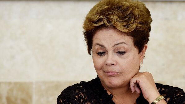 VEJA's tweet photo. Dilma animada, Bolsa bolada  http://t.co/mB96jPJvgH /via @vejamercados http://t.co/Hy9JitRb2r
