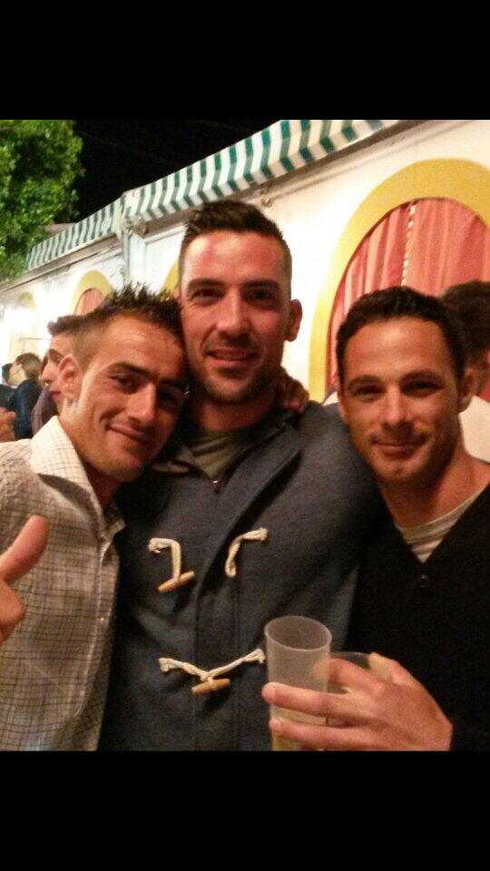 JmprRa's tweet photo. Sabado feria 2014 gram dia amigosss el año k viene tk d buelta mallocin jjjjjj http://t.co/iXGX3qniTl