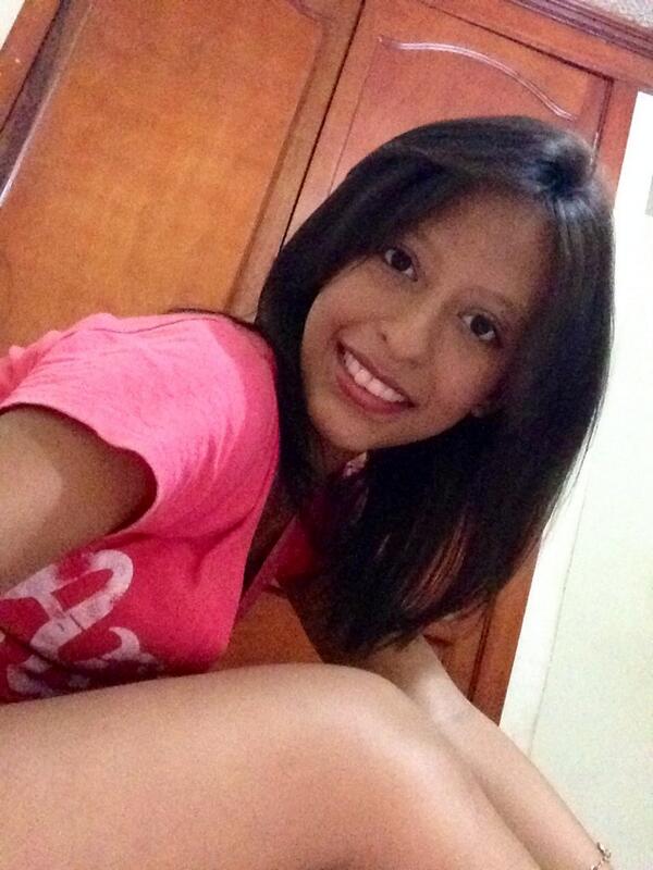 _Steffy28's tweet photo. Deja que tu sonrisa 
          Cambie el mundo
   Pero no dejes que el mundo
          cambie tu sonrisa..! http://t.co/bH7nMa4y3S
