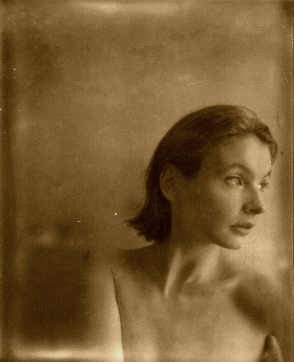 iamelegia's tweet photo. #Polaroidweek Day 2 (Image 2) 
'Graphite' 
Expired PZ 600 Silver Shade @snapitseeit http://t.co/UfpPi3vRvi
