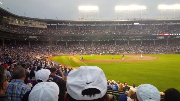 dutchmatrix1000's tweet photo. Baseball at wrigley... http://t.co/FsUfJrwiRy