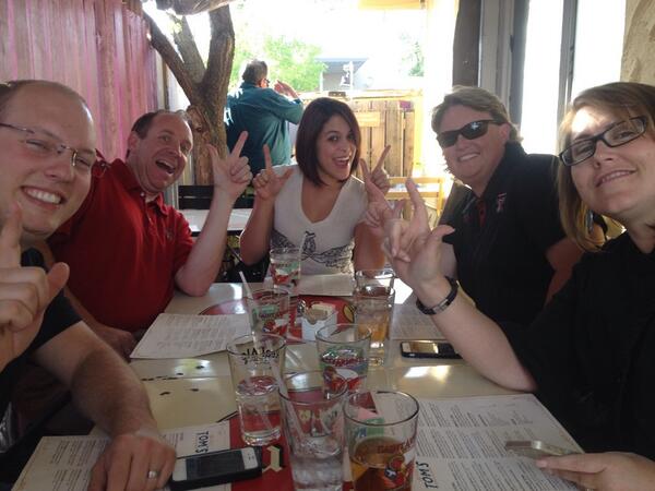 Tonijriley's tweet image. Dinner with the TTU EP crew @JennyTTU_WTX @TomsFolkCafe #ElPasoIsAwesome