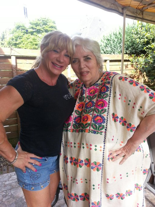 My friend the original #SEX GODDESS, The Happy Hooker, @Xaviera Hollander @KittysDD http://t.co/fqqp<a href="/tag/sex"class="tags">#SEX</a>