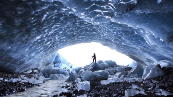 EarthPorn4U's tweet photo. The Crystal Cave in Iceland #EarthPorn http://t.co/K9PIy41vol
