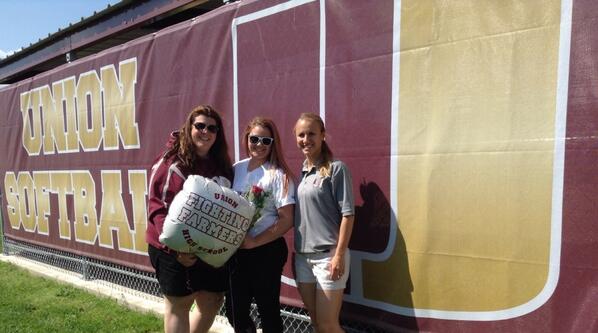 UnionSoftball's tweet photo. http://t.co/hIjWSTMiLP