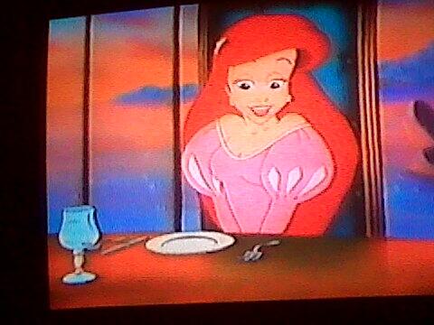 sophierapp's tweet photo. Peliculita de disney + lluvia ☺ http://t.co/GxywYojSe0