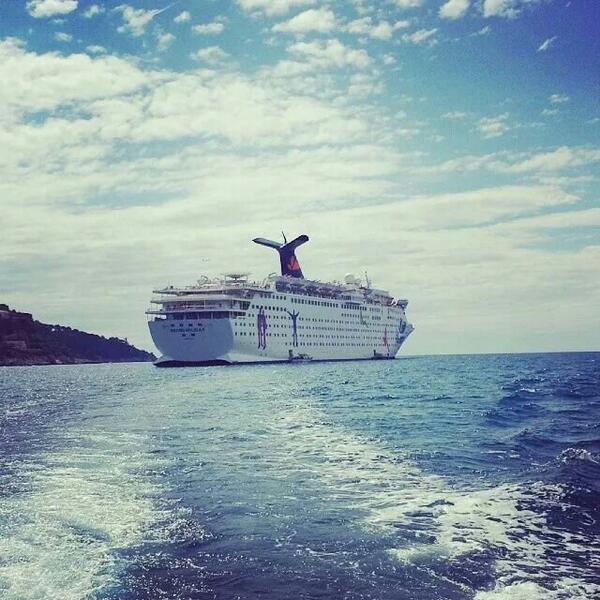 crisgg85's tweet photo. Quiero volver....@varea91 @adegv92 @Piridoctilo @nasareluna @romualdapatri @IsaFernandez92 @lauramrando @Carmeliyaaaa http://t.co/46ozFOr5hl