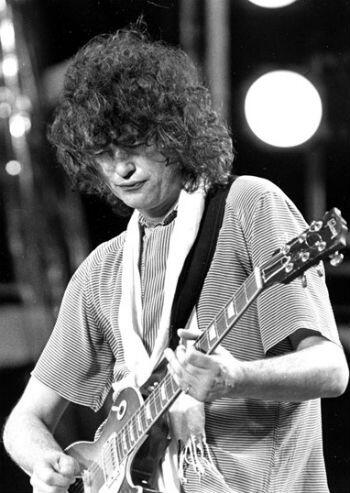 El_Universal_Mx's tweet photo. 43 años después, demandan a Led Zeppelin por supuesto plagio de Stairway to Heaven http://t.co/ghykLUE2BZ http://t.co/31O3YtpeKy