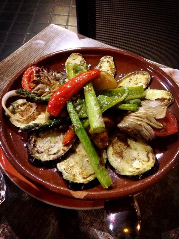 MadridSelfie's tweet photo. Operación biquini🍆🍠🍅👙 en #elcaldero http://t.co/tluwUPjS1Q http://t.co/Bbrlvo38YH