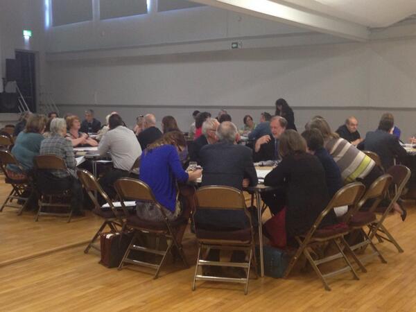 3ydd_3rd_Sector's tweet photo. Pawb ati yn trafod yn y gweithdy. Everyone busy discussing credit unions http://t.co/gD9rIiD6IC
