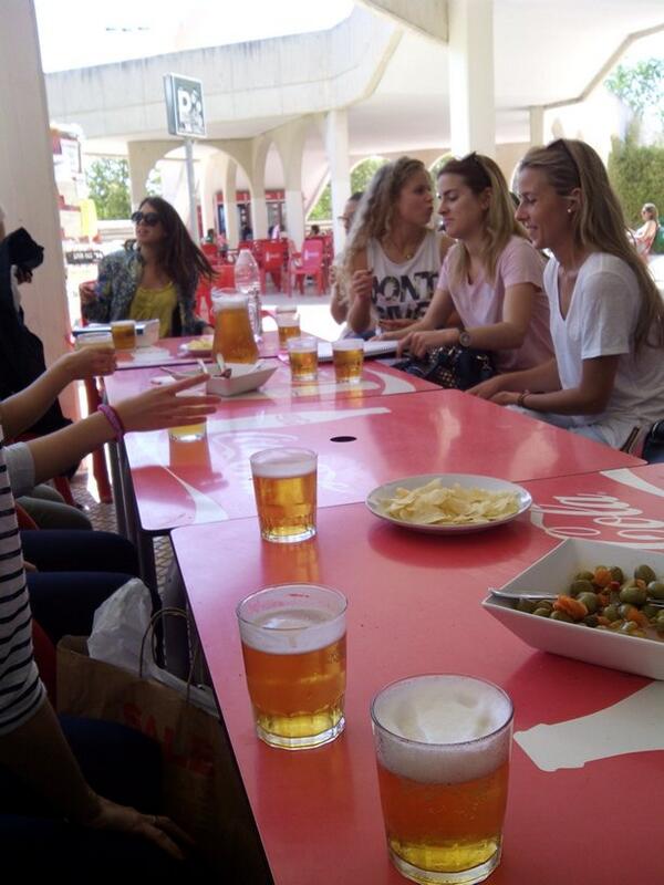 EliPuche's tweet photo. Así da gusto terminar!!! @ainara_p @NereaSaez_ @Patricia05_ @MartaMec @Noelia303 @LauraSBernabeu @marmotasfest http://t.co/mIIZ7LaVB4