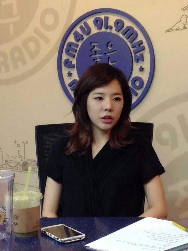[OTHER][06-05-2014]Hình ảnh mới nhất từ DJ Sunny tại Radio MBC FM4U - "FM Date" BoJ2v8JIAAAFM3D
