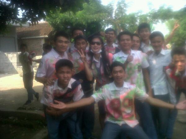 HendraBodonk7's tweet photo. Besfrend forever :) http://t.co/XeIJeRMPFR
