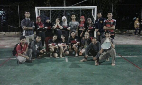 imatekta's tweet photo. (y) "@ayuoctya: ini min @imatekta para srikandi luwee tep'10 bareng official di acara #dekancup2014 :-) http://t.co/fW3JJHPzwx"