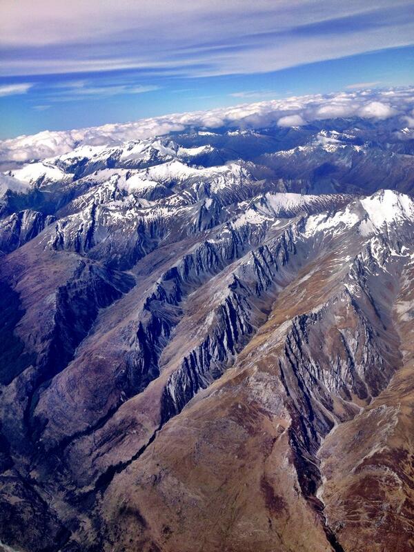 Hotbali's tweet photo. Mountains around Queenstown seen from airplane #NZFoto http://t.co/hqAJAuxjU3