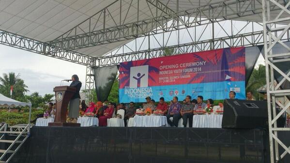 ISYF_INA's tweet photo. Ms. @yuteia currently deliver her foreword as the Project Officer #IYF2014 http://t.co/kIKuLQGMvx