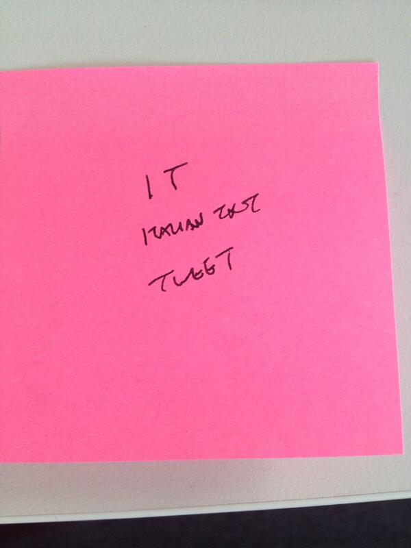 creativedev3's tweet image. #epicsummer una scimmia ha preso il mio bambino