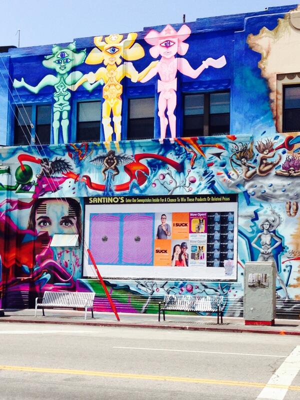 Jevr518's tweet photo. #veniceart picked up some fresh kicks for my Daughter from @TheAveVenice and snapped some quick pics. Thanks fellas http://t.co/bOCBMki2BK