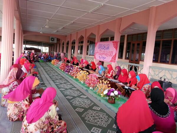 Semoga baca AlQuran "1 Bulan 1 Juz" Wanita Sembrong akan dteruskan .. <a href="/HishammuddinH2O/">Hishammuddin Hussein 🇲🇾</a> <a href="/ShahrizatJalil/">Shahrizat Jalil</a> <a href="/linasembrong/">Noraslina DZA</a>