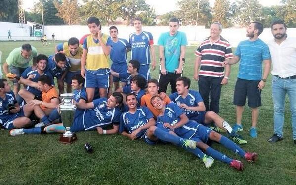 Los juveniles del <a href="/cftrujillo2013/">club futbol trujillo</a> celera el ascenso   bit.ly/1j6XIVR vía <a href="/HOYtrujilloex/">HOY Trujillo</a>