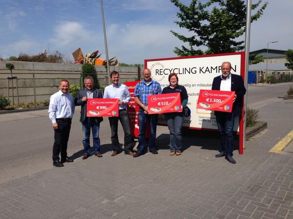 Show- en Drumfanfare Oranje uit IJsselmuiden heeft de sponsoractie 2014 van Recycling Kampen gewonnen.