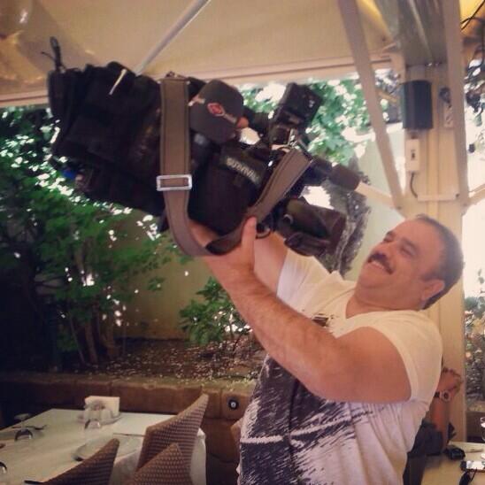 bulentserttas23's tweet photo. SELFİE Öyle olmaz böyle olur http://t.co/t7lZMSwvQx