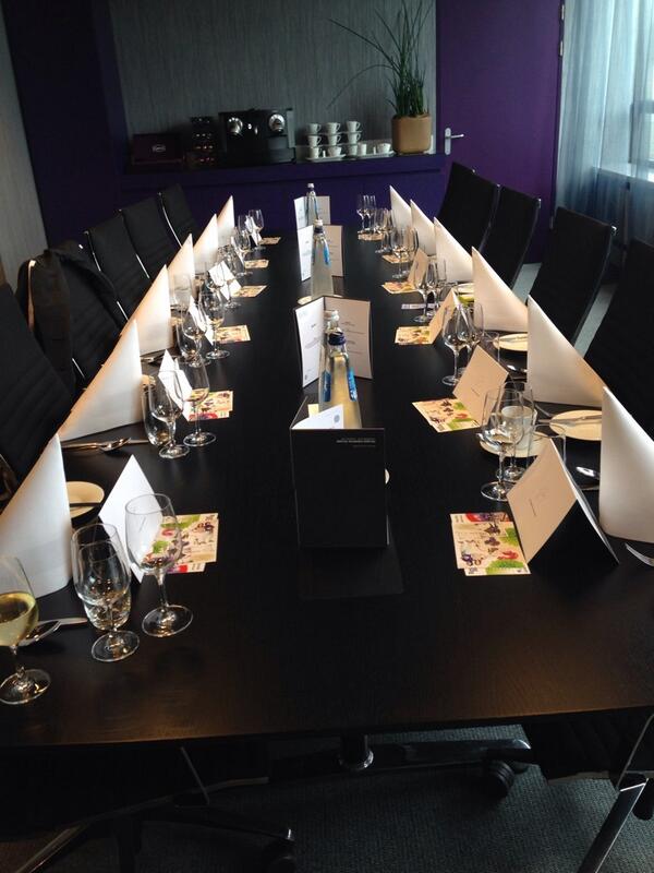 riatekstnuitleg's tweet image. Directeurenlunch #directeurennetwerk.nl #pullmann @jorrit040